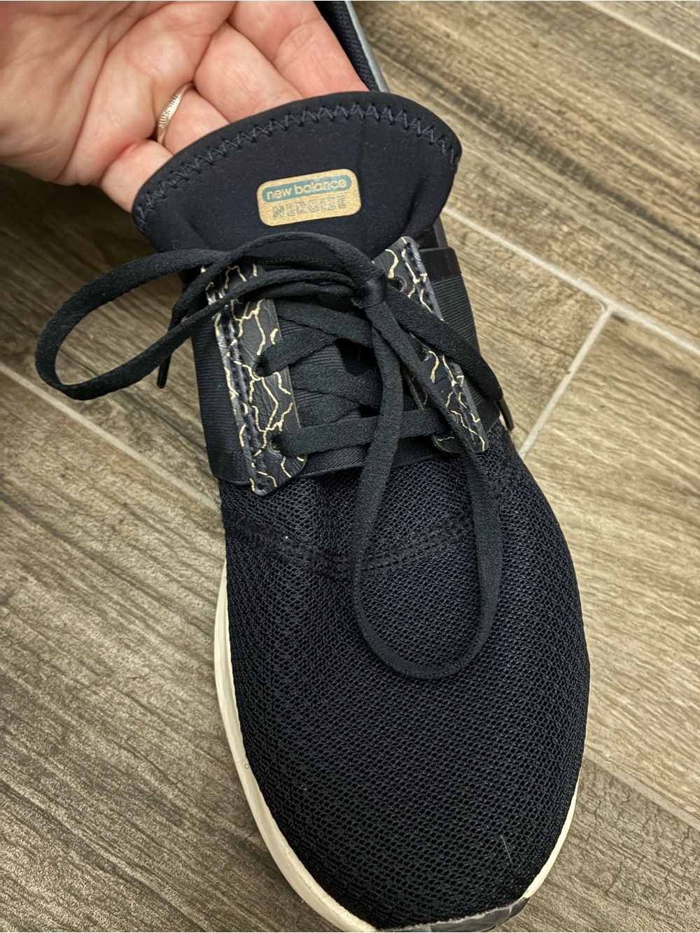 Women’s Size 8 New Balance Navy and Gold Memory Comfort Insole Sneaker